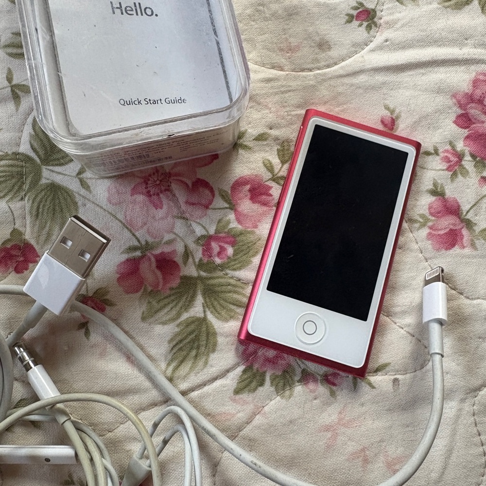 Apple Pink iPod Nano with Lightning Cable headphones 7th gen 16GB A1446 model